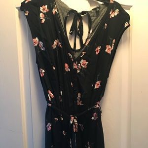 Size 1 (16-18) Floral Button Down Romper